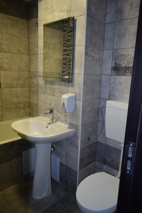 Apartament Palatul De Justitie Rhbm バイア·マーレ エクステリア 写真